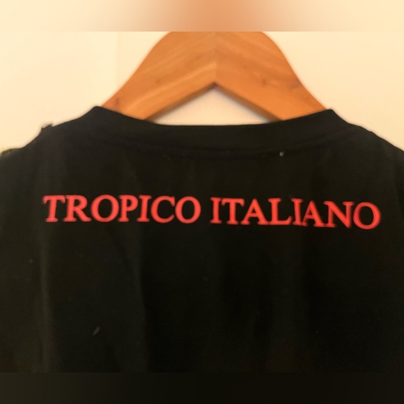 Women’s Medium Dolce and Gabbana Tshirt almost new! It was a gift worn twice! - Picture 6 of 7